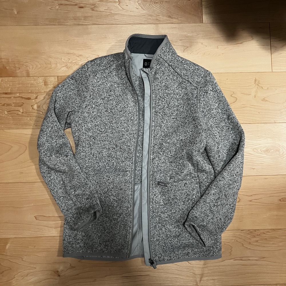 Figs women’s Heather Gray Zip-Up Sweater